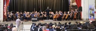 pso-rossen-milanov-conducts-at-grace-a.-dunn-middle-school